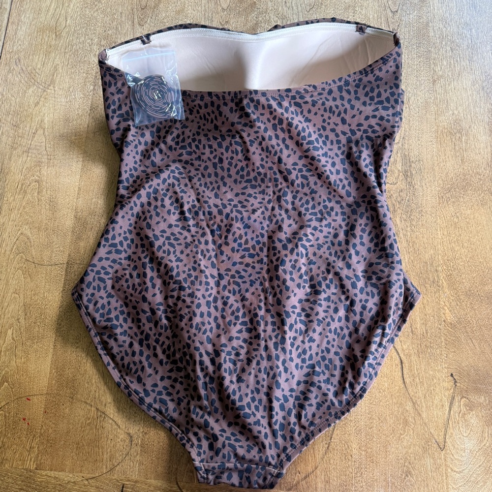 Kona Sol Brown Leopard Print Women's One Piece Swimsuit - Picture 2 of 12